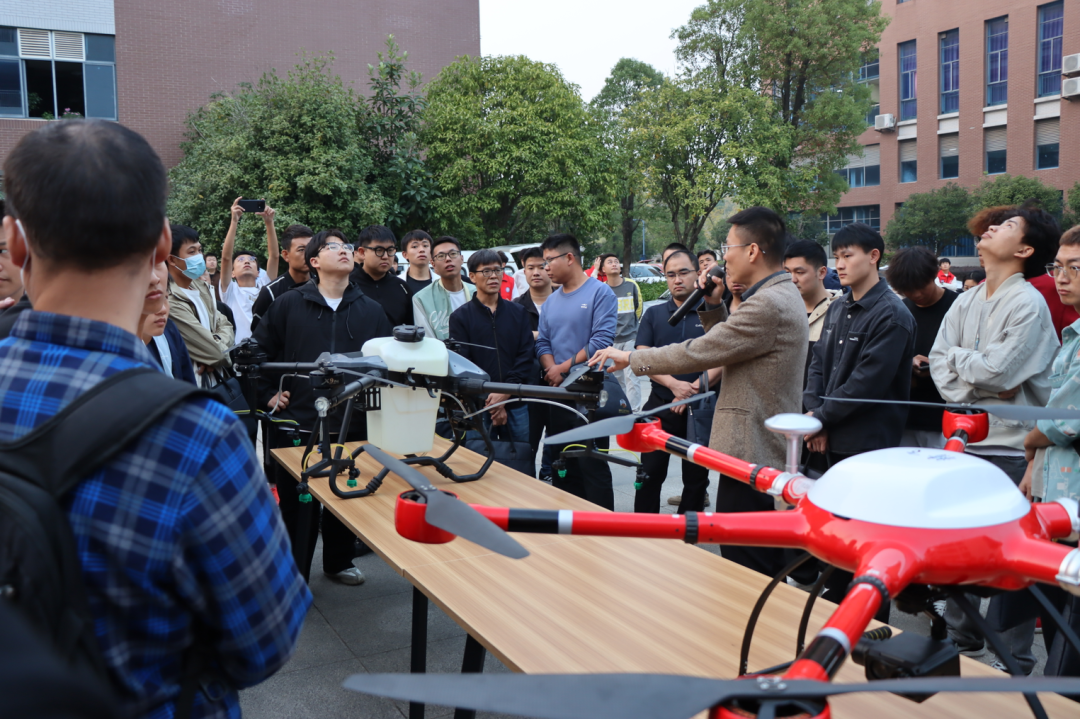 1738404888211265.png 4.png